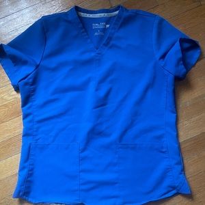 Fabletics Method Scrub top size L